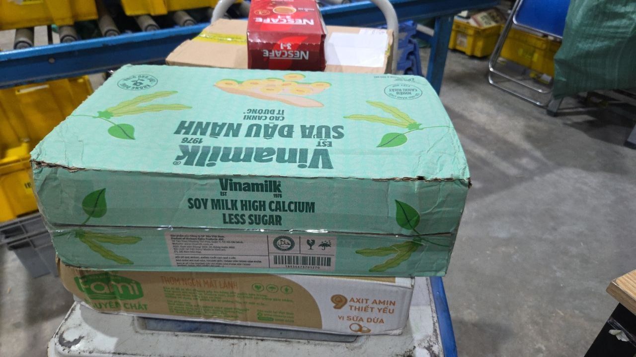 Thùng 48 hộp sữa đậu nành cao canxi Vinamilk 180ml