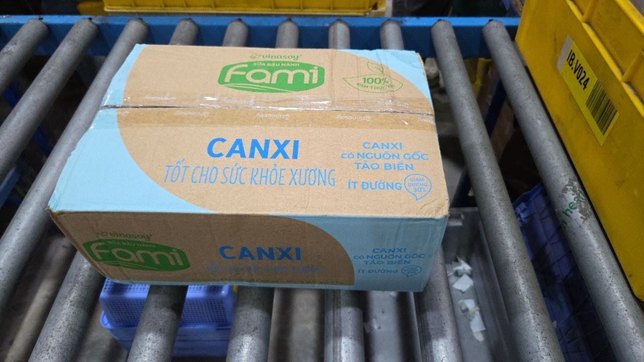Thùng Sữa đậu nành Vinasoy Fami Canxi ít đường (200ml x 40 bịch)