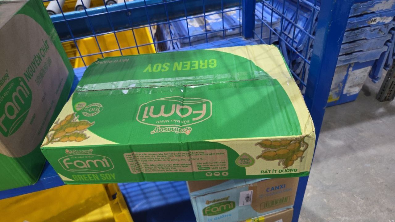 Thùng sữa đậu nành Vinasoy Fami Green soy rất ít đường (**) (36 hộp x 180ml)