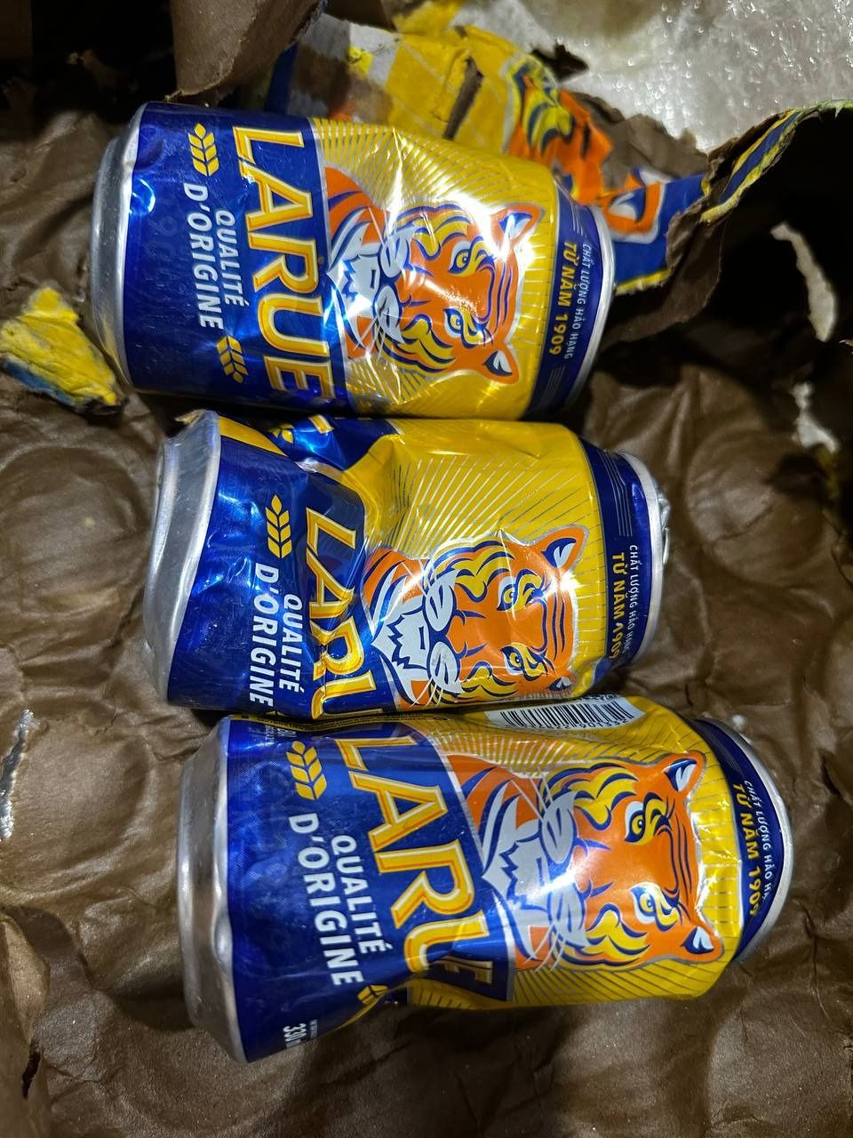 Thùng 24 Lon Bia Larue (330ml/lon)