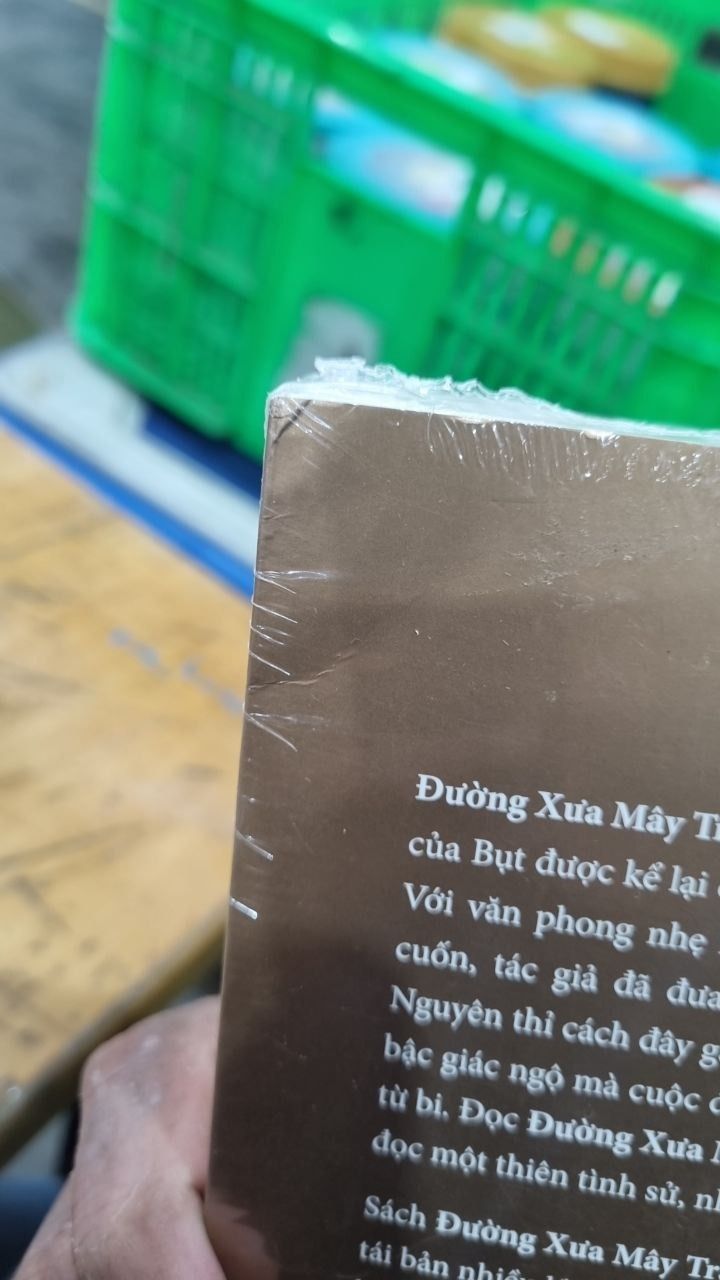 Đường Xưa Mây Trắng - Theo Gót Chân Bụt - Thích Nhất Hạnh - 2024 - Bìa mềm