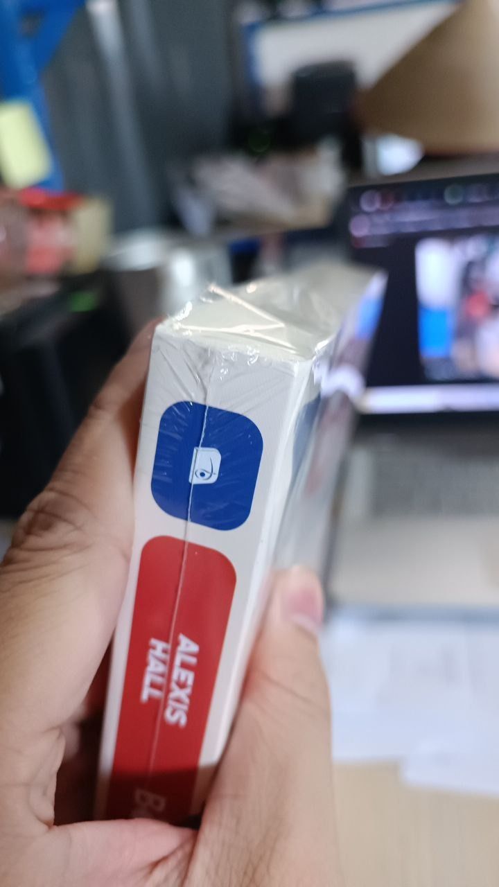 Boyfriend Material – Bạn Trai Hoàn Hảo - Bản Đặc Biệt