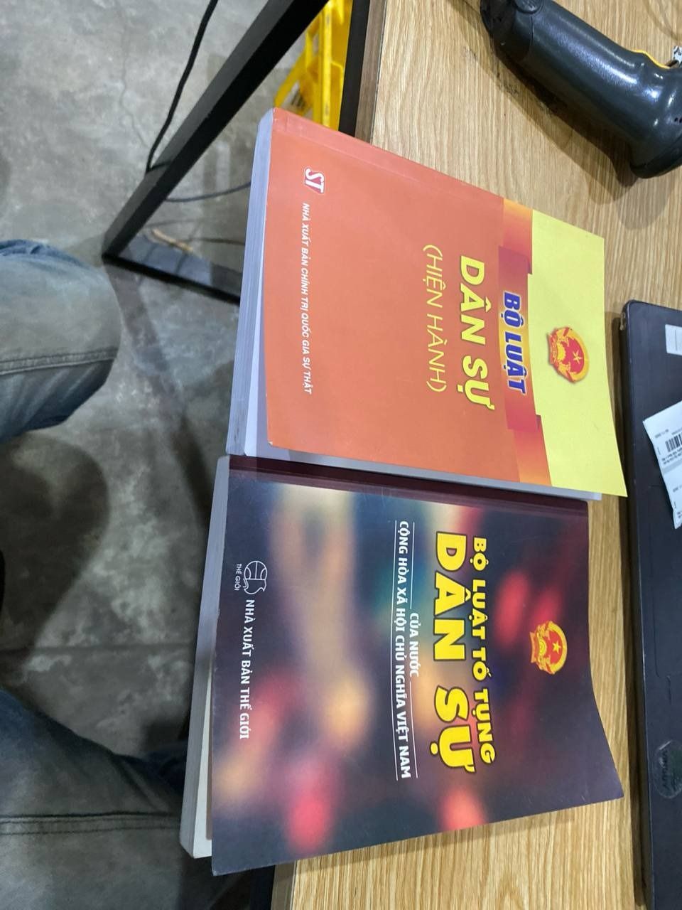 Combo Bộ Luật Tố Tụng Dân Sự Của Nước Cộng Hòa Xã Hội Chủ Nghĩa Việt Nam + Bộ Luật Dân Sự (Hiện Hành)