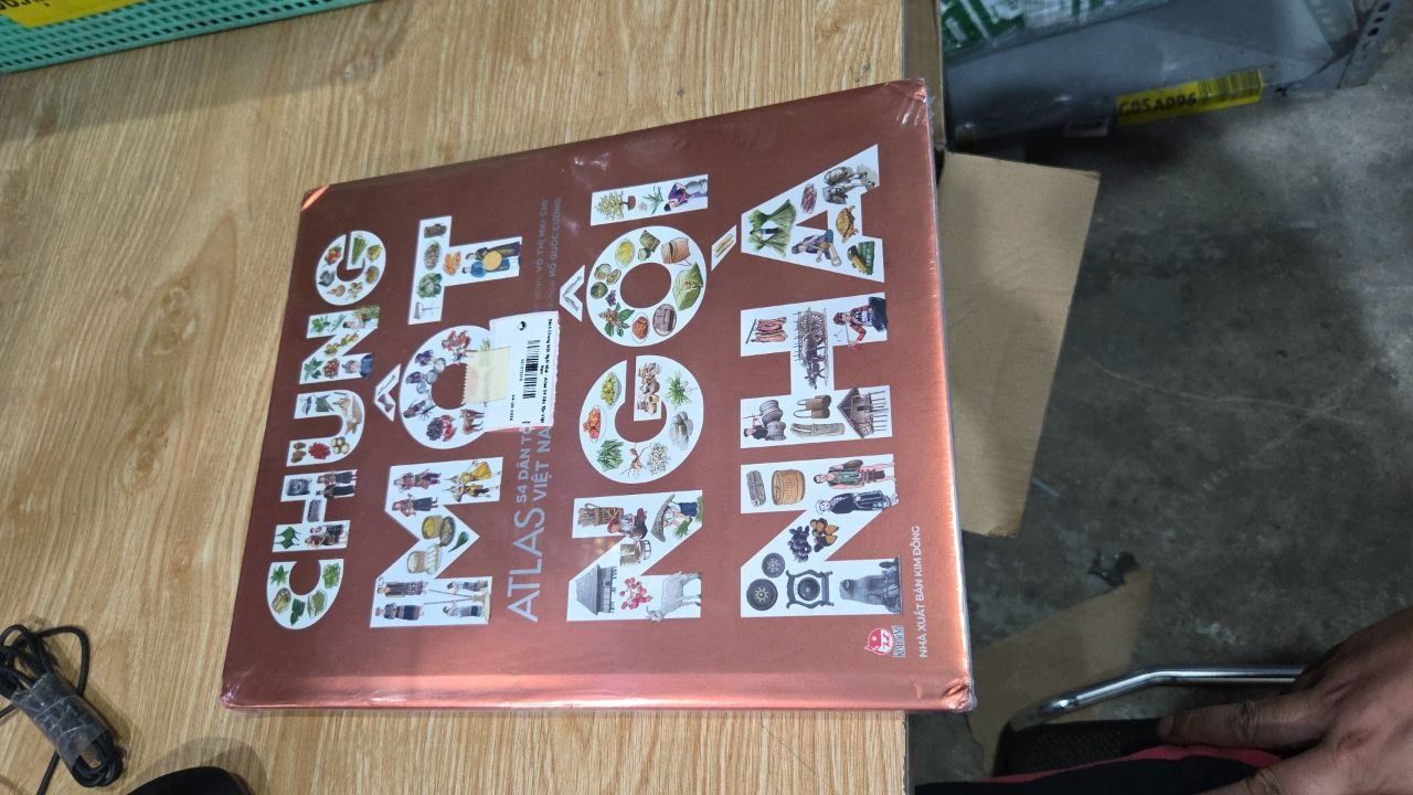 Sách Chung Một Ngôi Nhà - Atlas 54 Dân Tộc Việt Nam