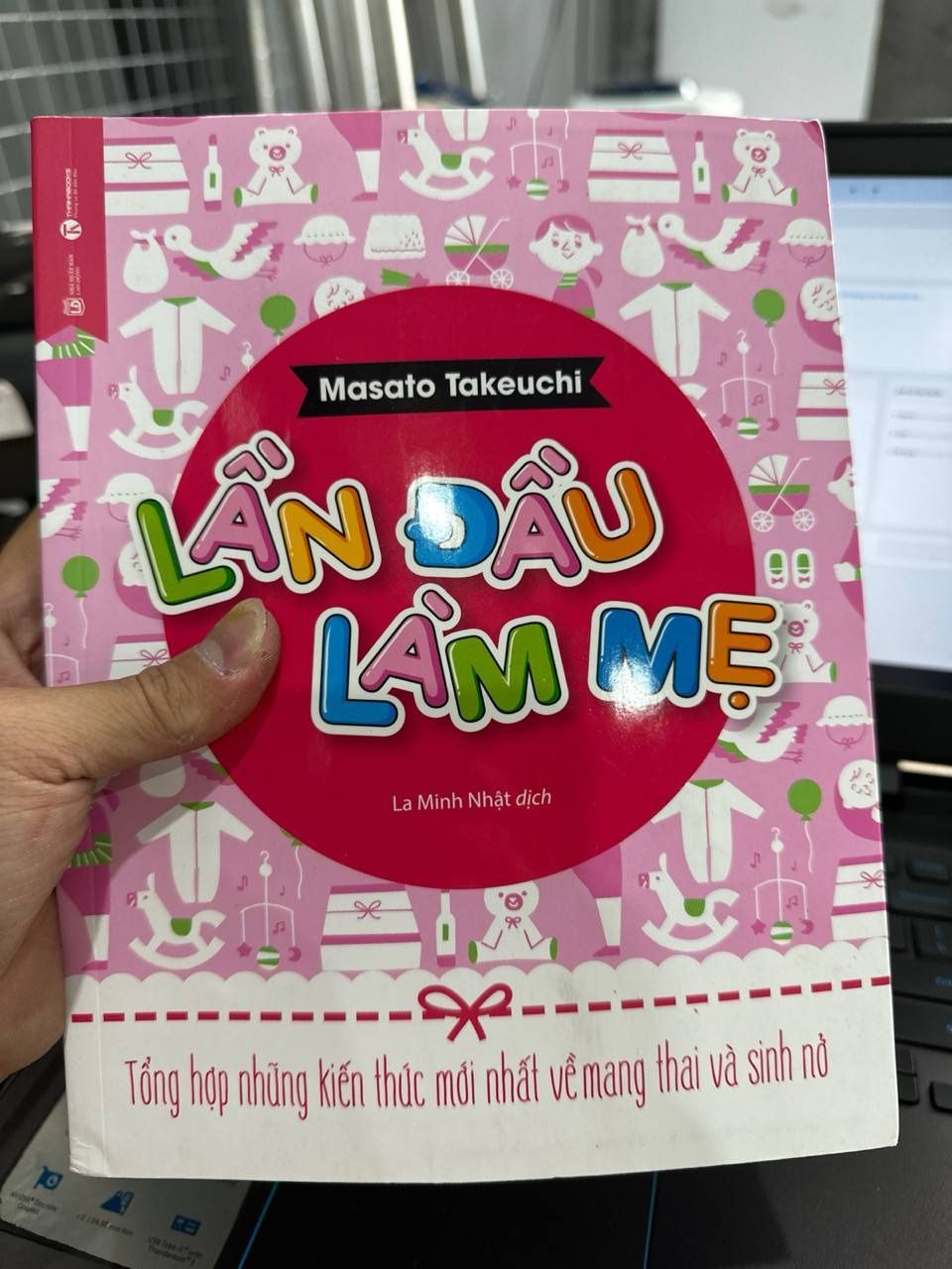 Lần Đầu Làm Mẹ - Tổng Hợp Những Kiến Thức Mới Nhất Về Mang Thai Và Sinh Nở (Tái Bản)