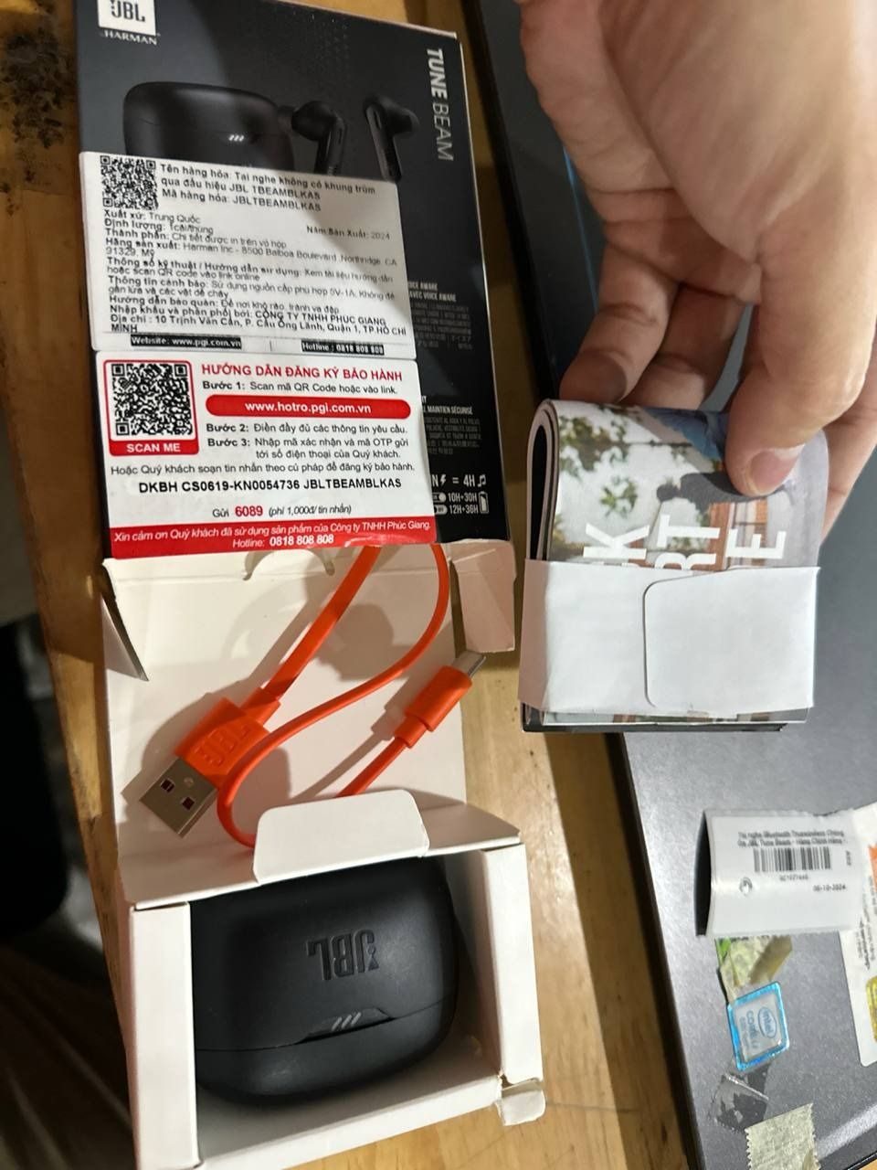 Tai nghe Bluetooth Truewireless Chống Ồn JBL Tune Beam - Hàng Chính Hãng - Đen