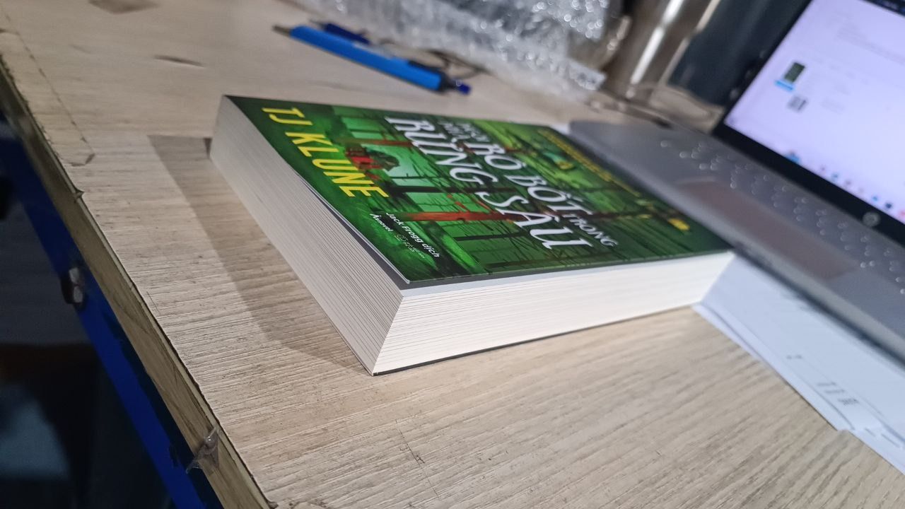 Ngôi Nhà Rô Bốt Trong Rừng Sâu