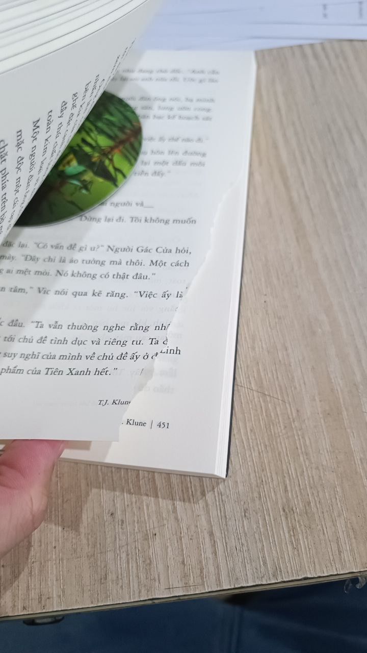 Ngôi Nhà Rô Bốt Trong Rừng Sâu