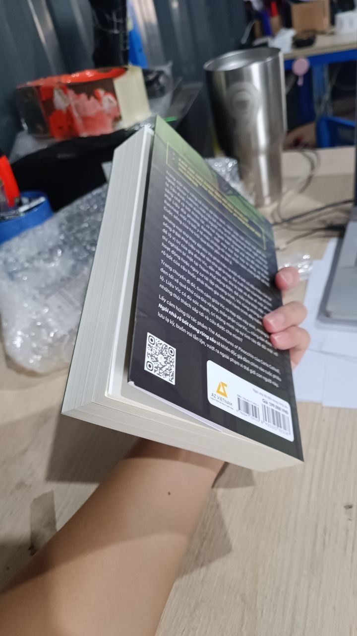 Ngôi Nhà Rô Bốt Trong Rừng Sâu