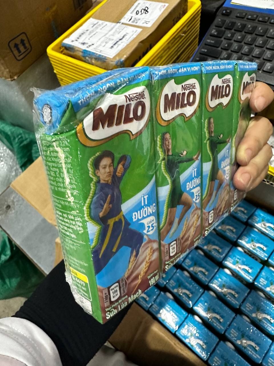 Thùng 48 Hộp Sữa Nestlé Milo Ít Đường (180ml/ Hộp)