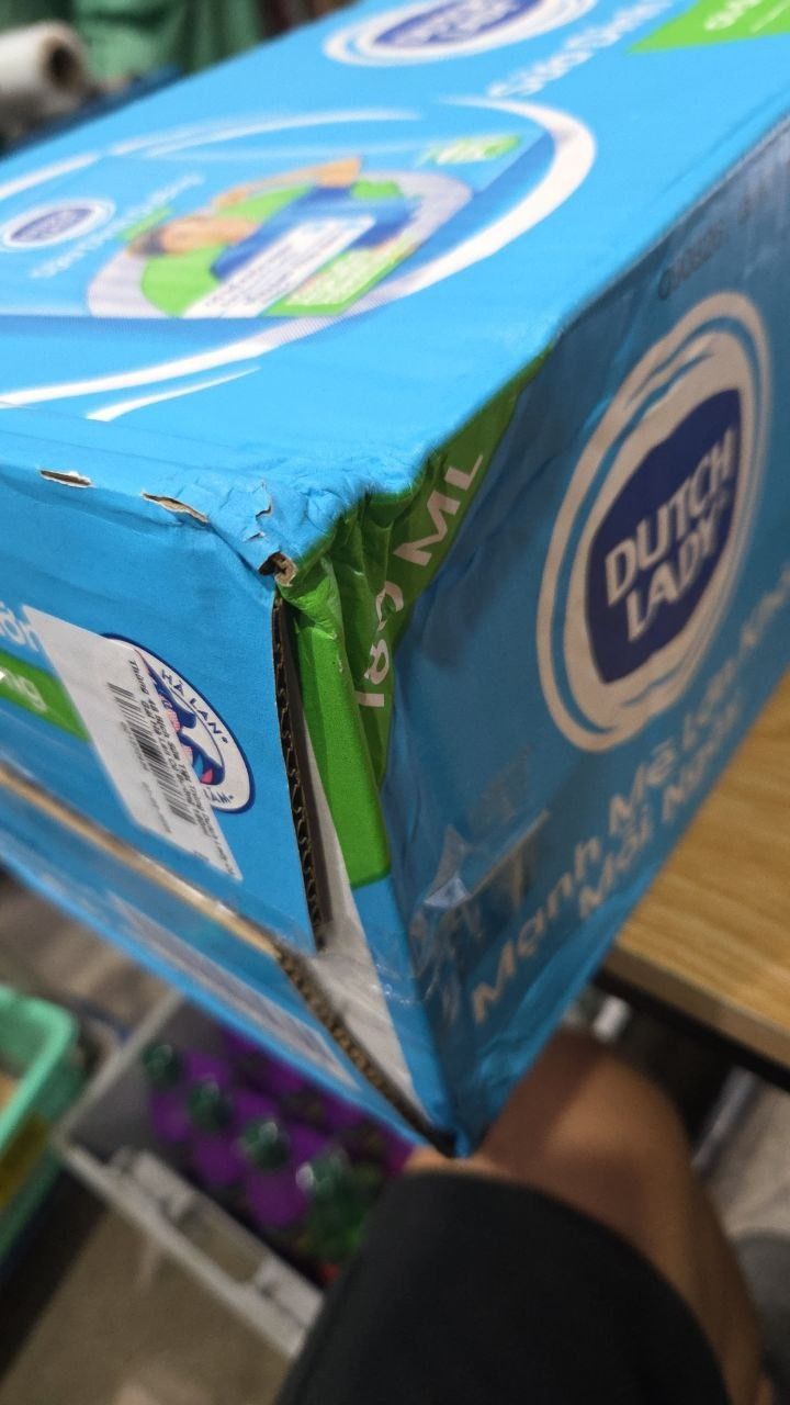 Thùng 48 Bịch Sữa Tiệt Trùng Dutch Lady Cô Gái Hà Lan Có Đường 180ml