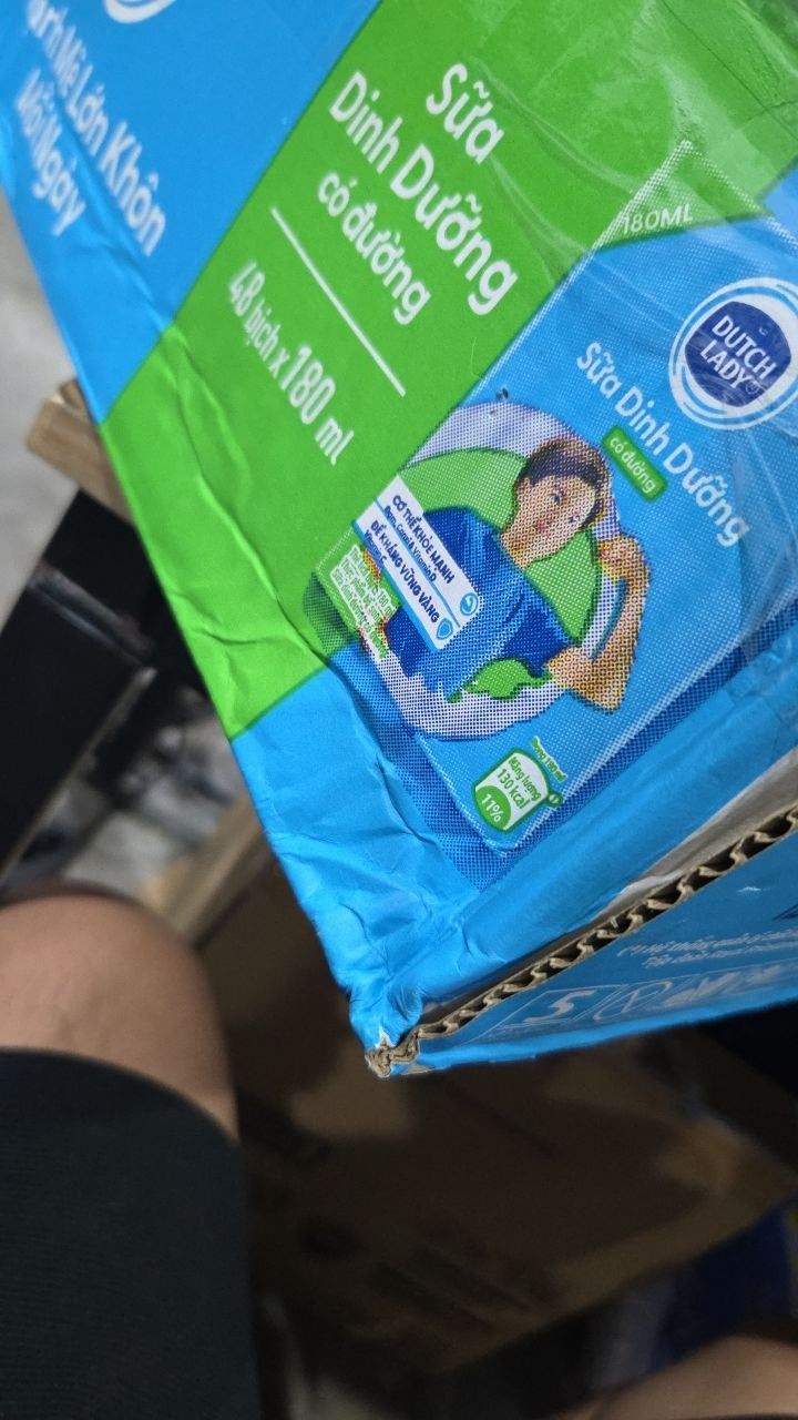 Thùng 48 Bịch Sữa Tiệt Trùng Dutch Lady Cô Gái Hà Lan Có Đường 180ml