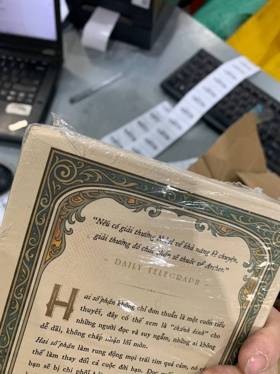 Sách Hai số phận (bìa cứng)