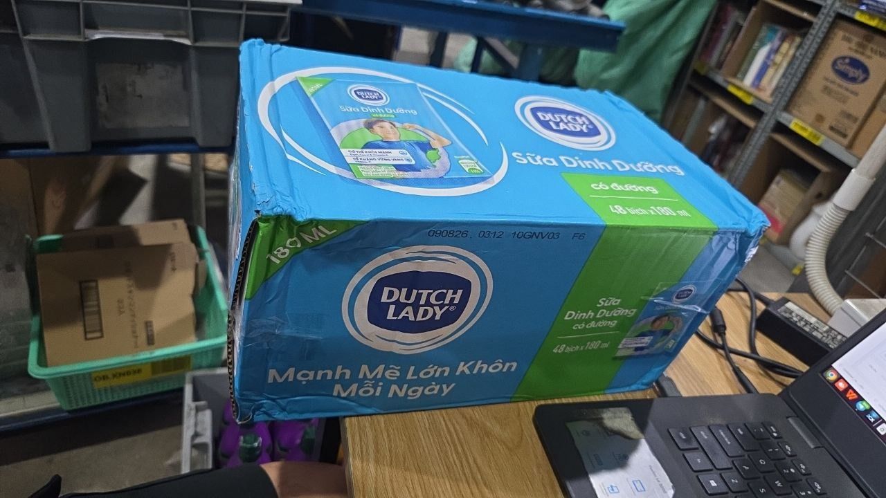 Thùng 48 Bịch Sữa Tiệt Trùng Dutch Lady Cô Gái Hà Lan Có Đường 180ml