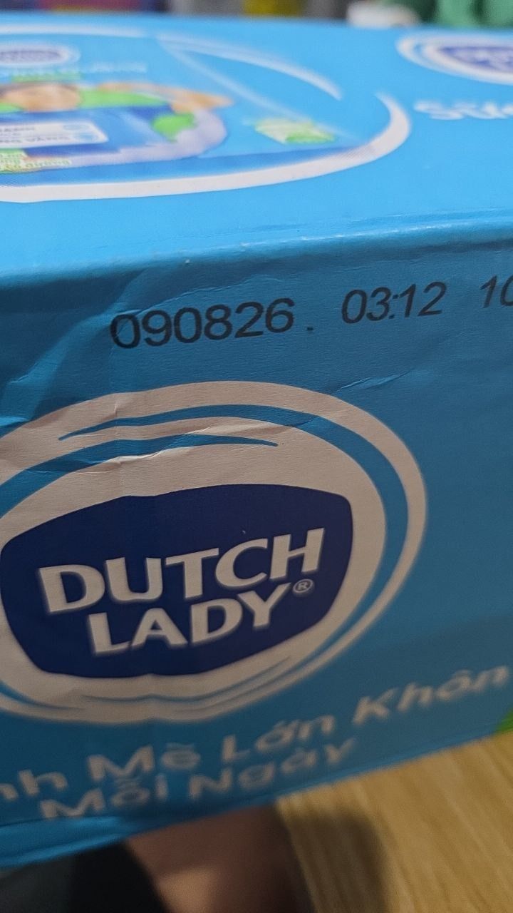 Thùng 48 Bịch Sữa Tiệt Trùng Dutch Lady Cô Gái Hà Lan Có Đường 180ml