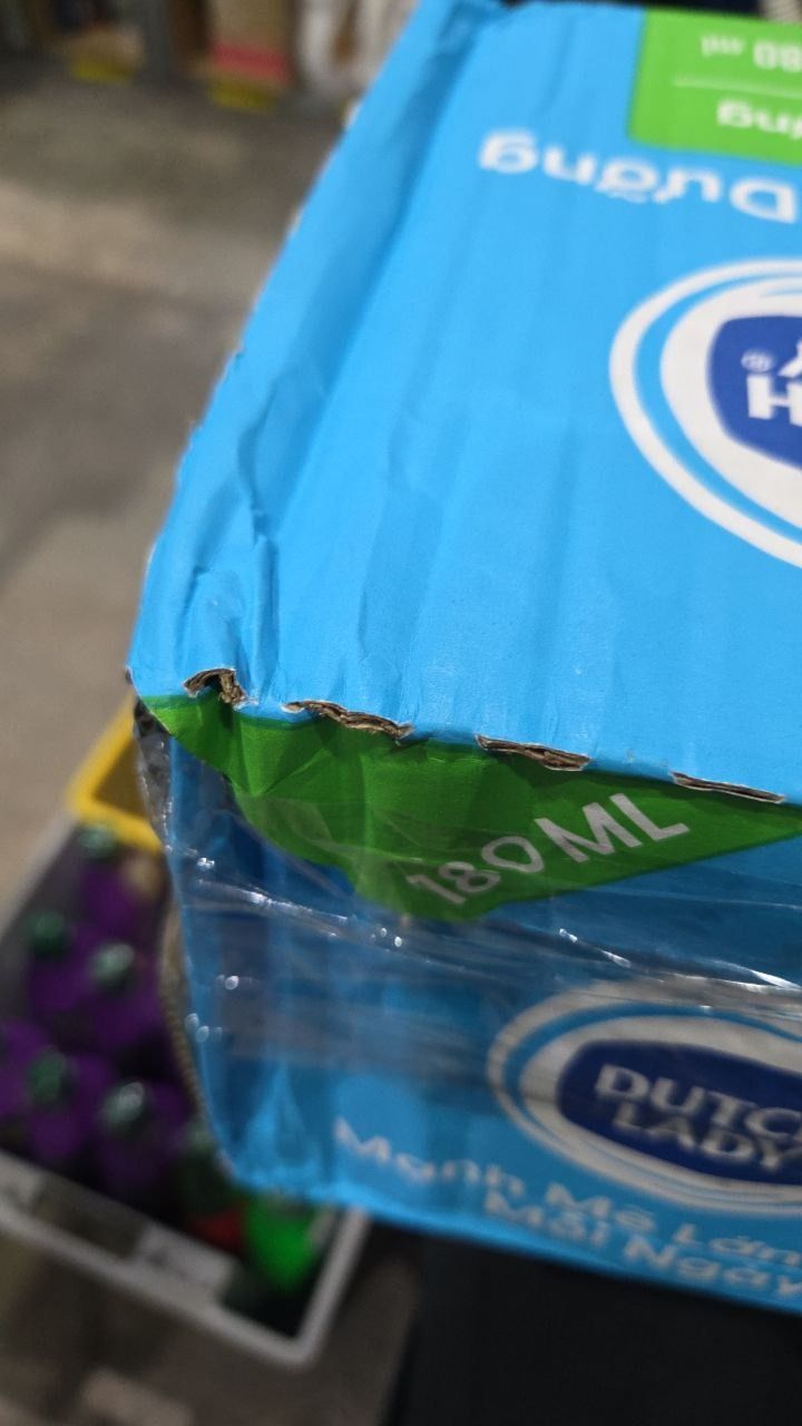 Thùng 48 Bịch Sữa Tiệt Trùng Dutch Lady Cô Gái Hà Lan Có Đường 180ml