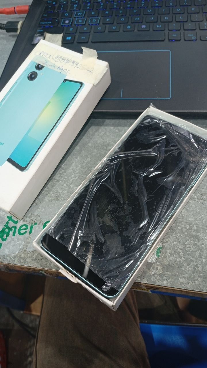 Điện Thoại Samsung Galaxy A06 - Đã kích hoạt bảo hành điện tử - Hàng Chính Hãng - Xanh Băng - (4GB/64GB)