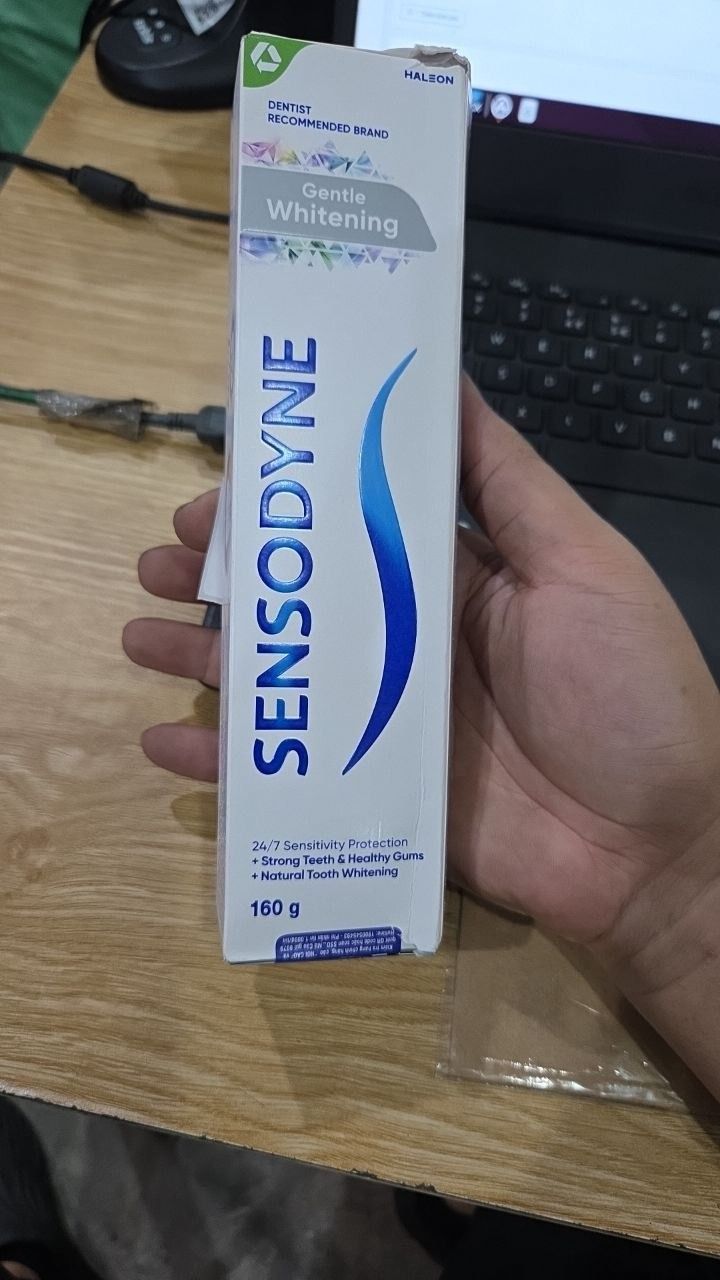 Kem đánh răng Sensodyne Gentle Whitening 160g