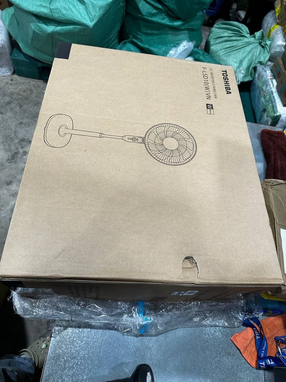 Quạt đứng Toshiba F-LSD10(W)VN (30W) - Hàng chính hãng