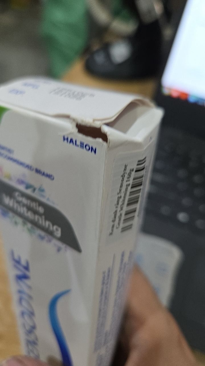 Kem đánh răng Sensodyne Gentle Whitening 160g