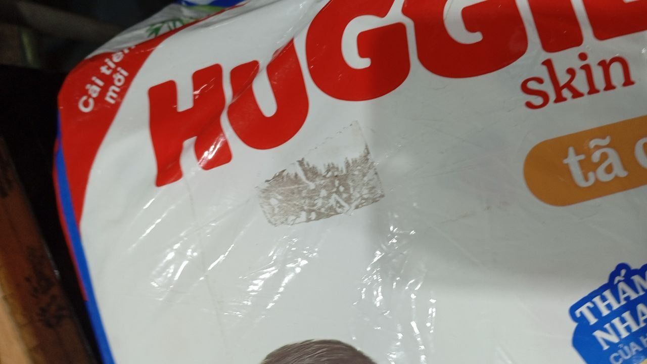 Tã/bỉm quần Huggies Skin Care Mega Jumbo M102+4 miếng với tràm trà dịu da