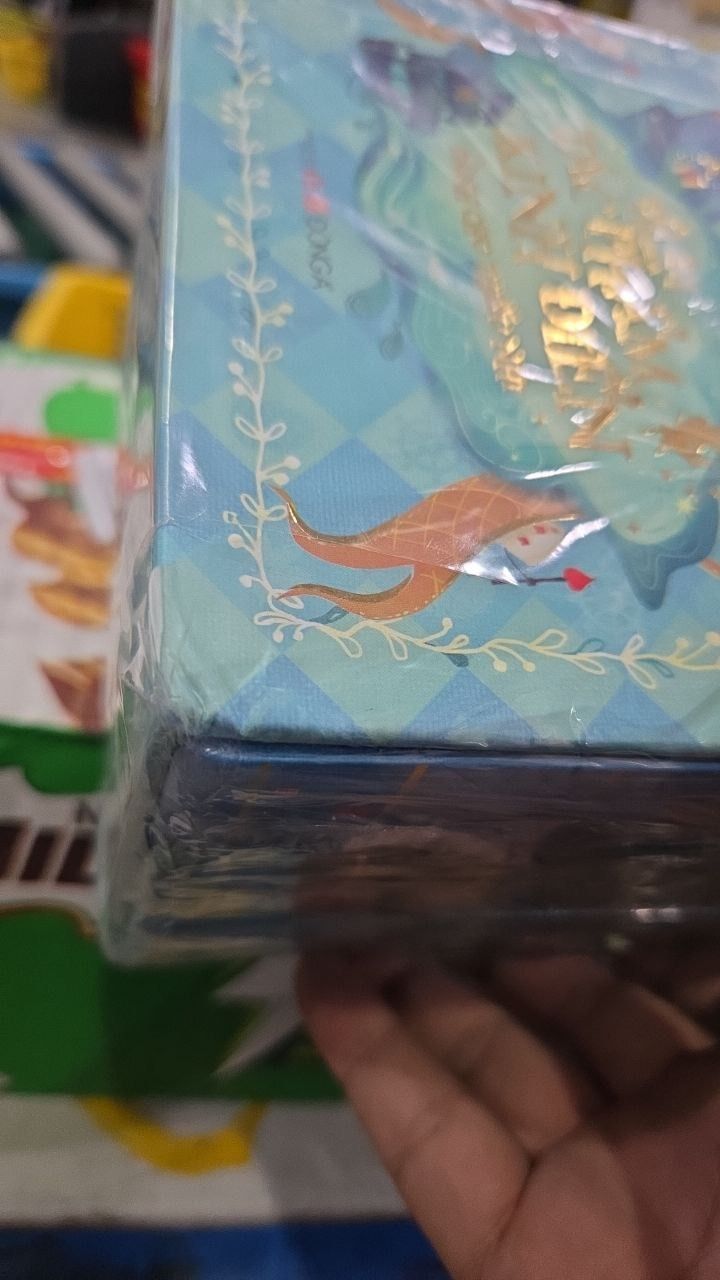 Sách Boxset ba tác phẩm kinh điển dành cho thiếu nhi (Peter Pan, Alice ở xứ sở diệu kì và Alice ở xứ sở trong gương, Nàng tiên cá và những câu chuyện khác)