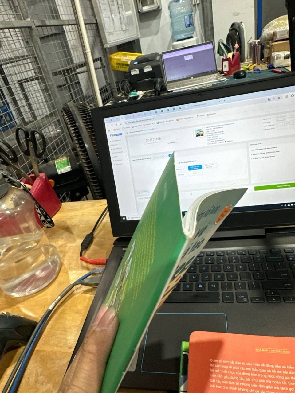 Quản Trị Tiền Bạc Từ Nhỏ - Mua Vé Bằng Quả Táo