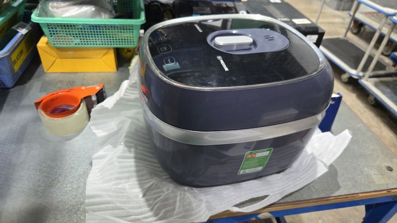Nồi cơm điện cao tần Locknlock IH pressure rice cooker EJR526GRY (1.8 Lít)- Hàng chính hãng
