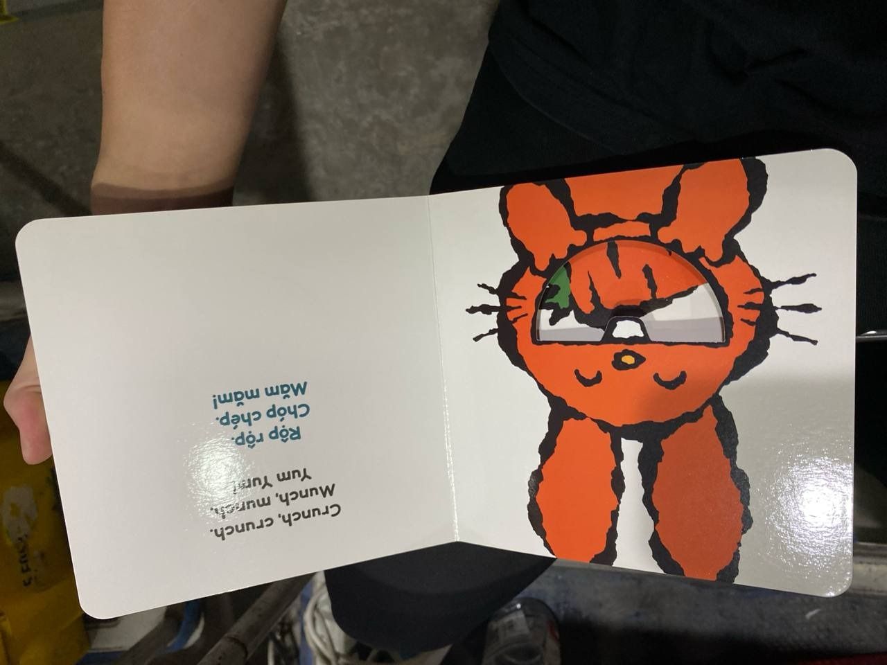 Lật giở song ngữ - MĂM MĂM MĂM