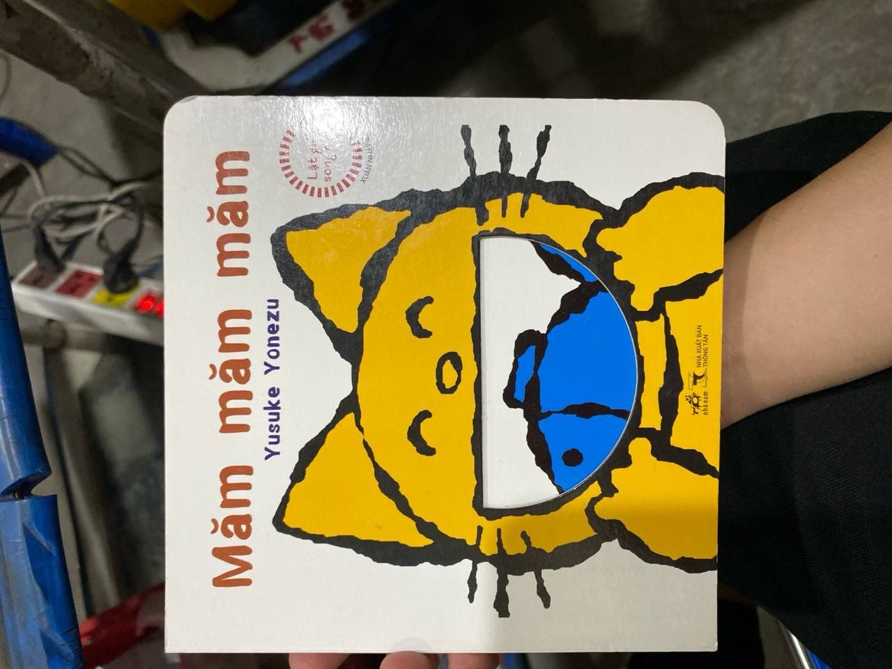 Lật giở song ngữ - MĂM MĂM MĂM