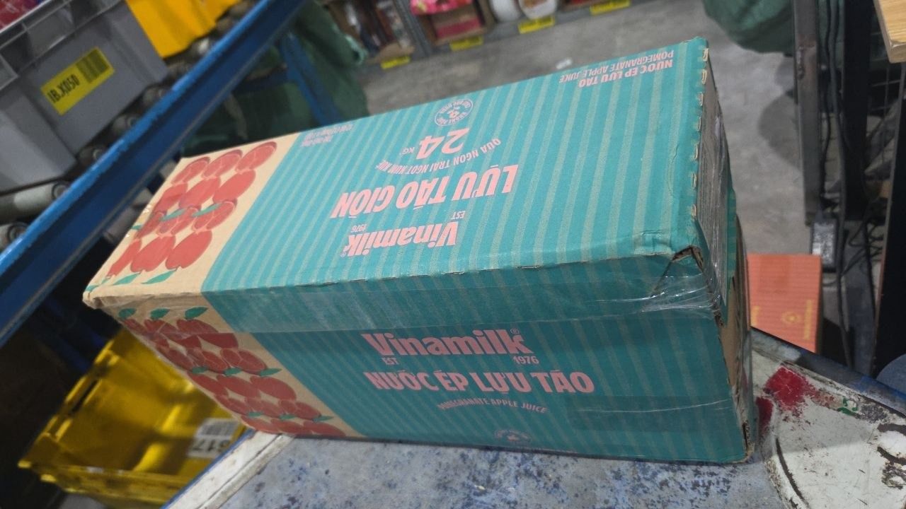 Thùng 12 hộp Nước Ép Lựu Táo Vinamilk - Hộp giấy 1L