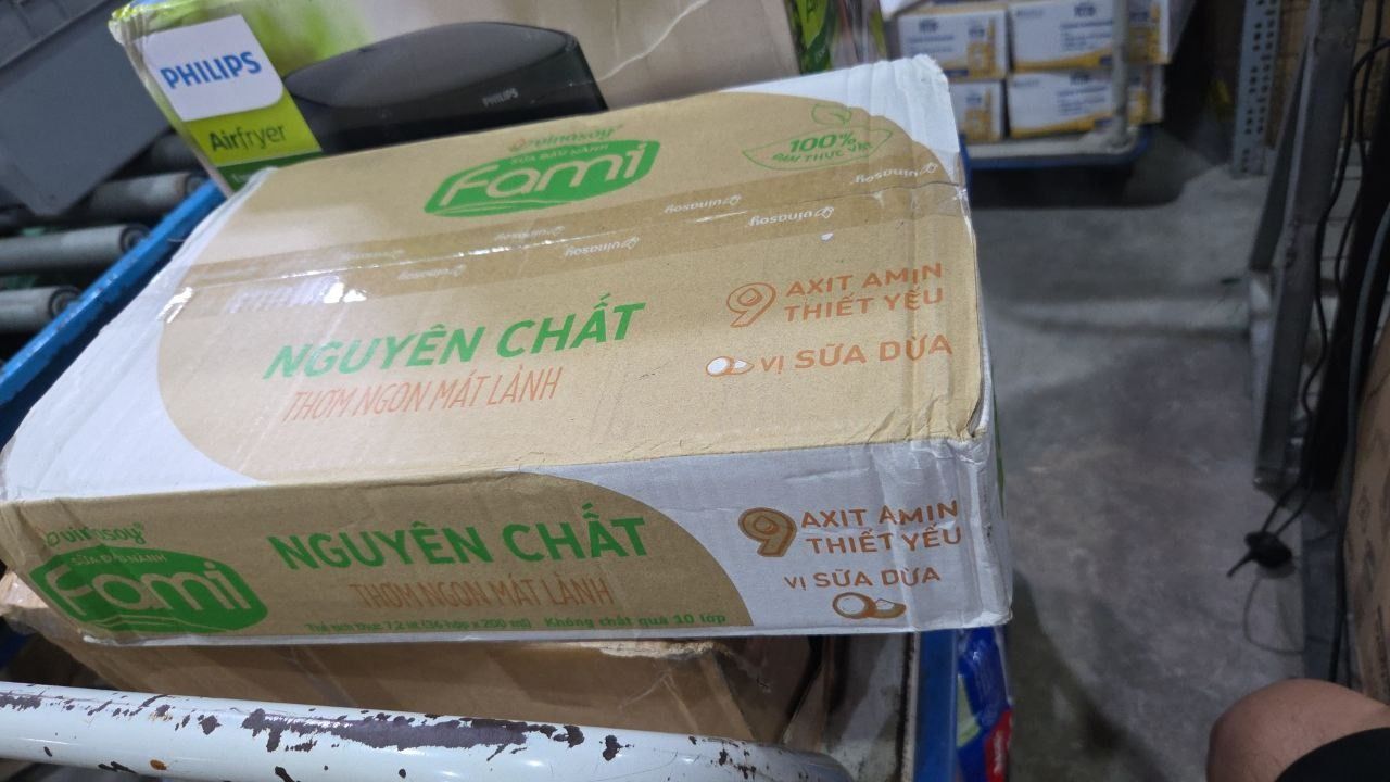 Thùng Sữa Đậu Nành Vinasoy Fami Nguyên Chất Vị Sữa Dừa (200ml x 36 Hộp)