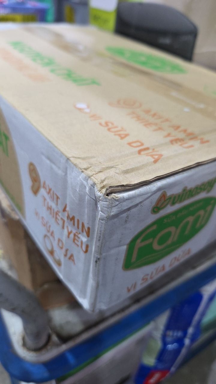 Thùng Sữa Đậu Nành Vinasoy Fami Nguyên Chất Vị Sữa Dừa (200ml x 36 Hộp)