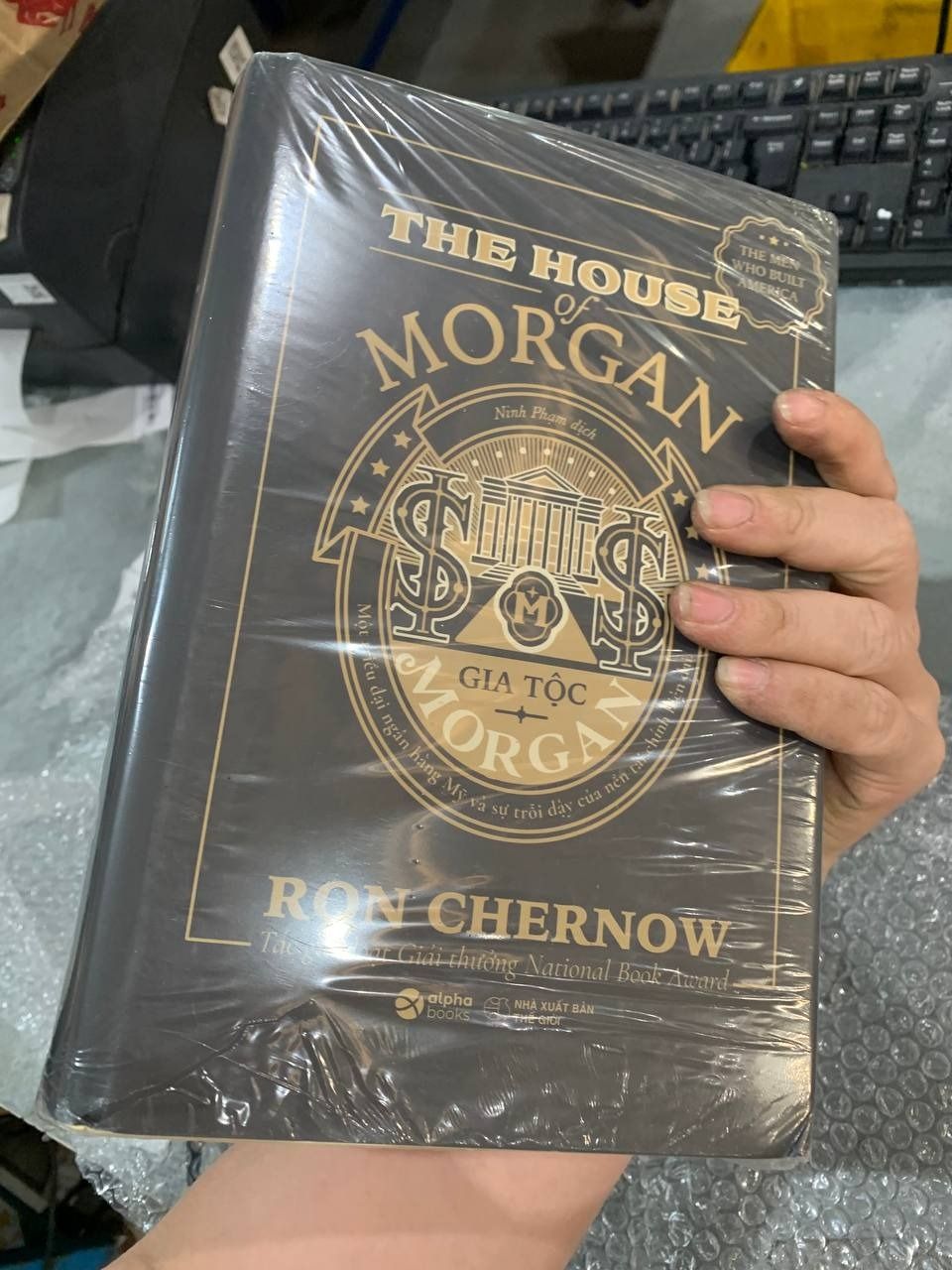 Sách Gia Tộc Morgan - Một Triều Đại Ngân Hàng Mỹ Và Sự Trỗi Dậy Của Nền Tài Chính Hiện Đại