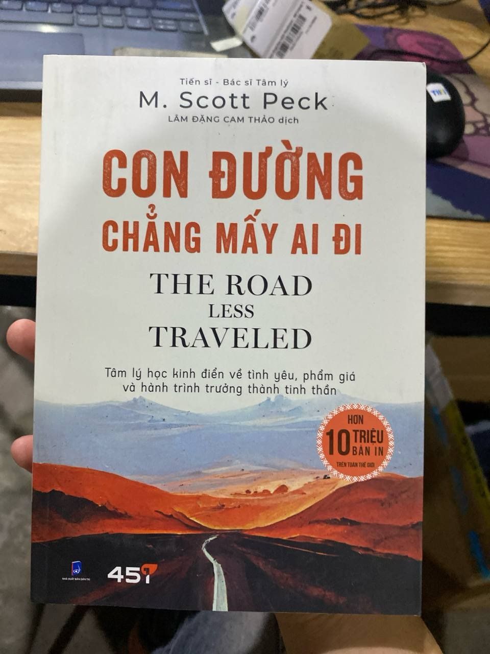 Con Đường Chẳng Mấy Ai Đi