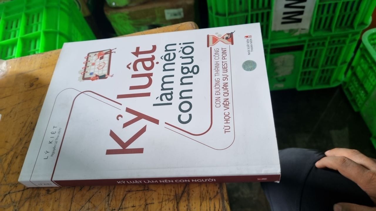 Kỉ Luật Làm Nên Con Người - Con Đường Thành Công Từ Học Viện Quân Sự West Poit