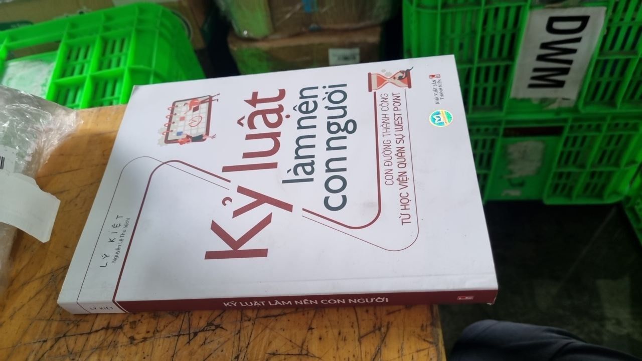 Kỉ Luật Làm Nên Con Người - Con Đường Thành Công Từ Học Viện Quân Sự West Poit