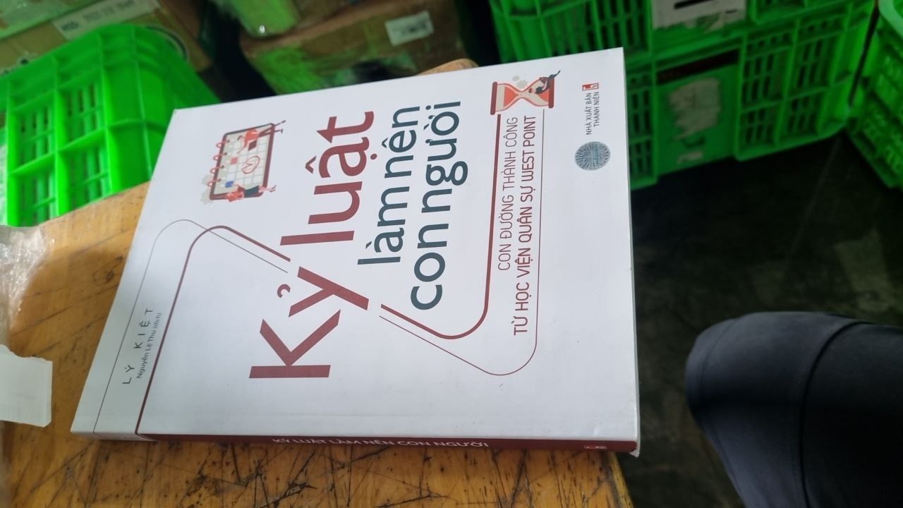 Kỉ Luật Làm Nên Con Người - Con Đường Thành Công Từ Học Viện Quân Sự West Poit