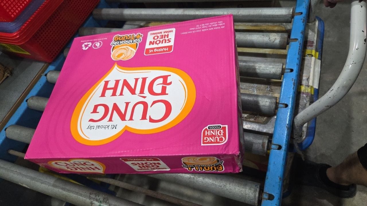 Thùng 30 Gói Mì Cung Đình Hương Vị Sườn Heo Hầm Măng (79g/Gói)
