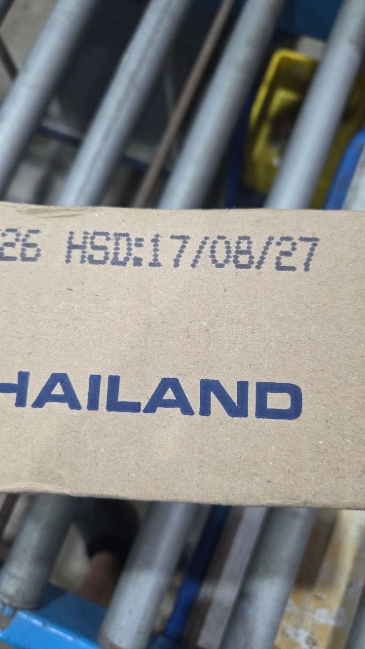 Thùng 24 lon nước tăng lực RedBull Extra 250ml