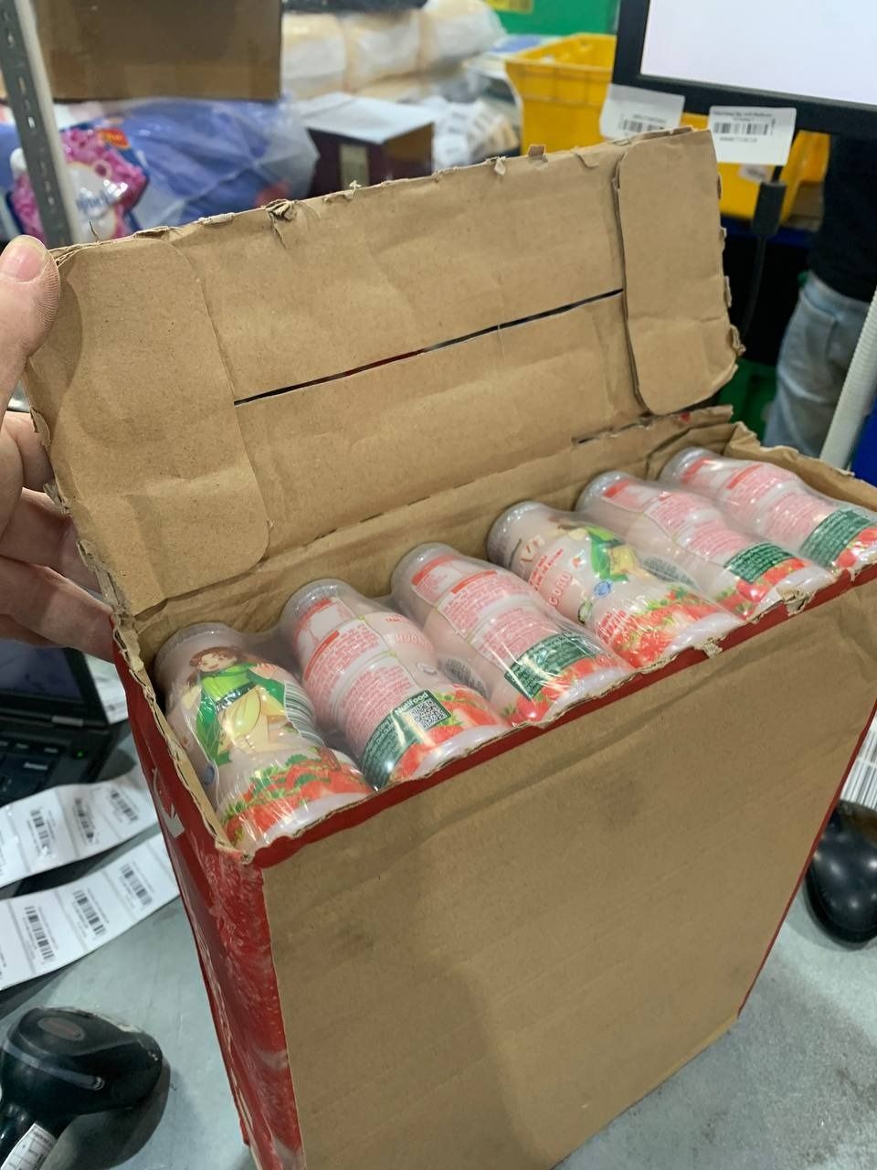 Thùng 48 hộp sữa uống lên men Nuvi vị Dâu 100ml