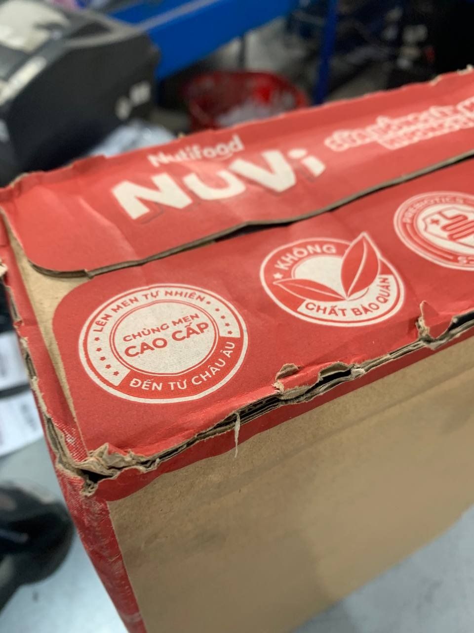 Thùng 48 hộp sữa uống lên men Nuvi vị Dâu 100ml