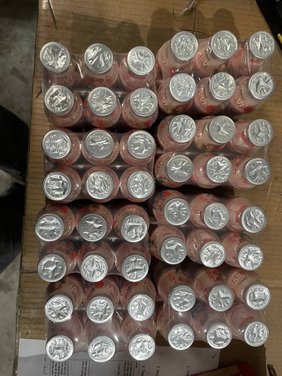 Thùng 48 hộp sữa uống lên men Nuvi vị Dâu 100ml