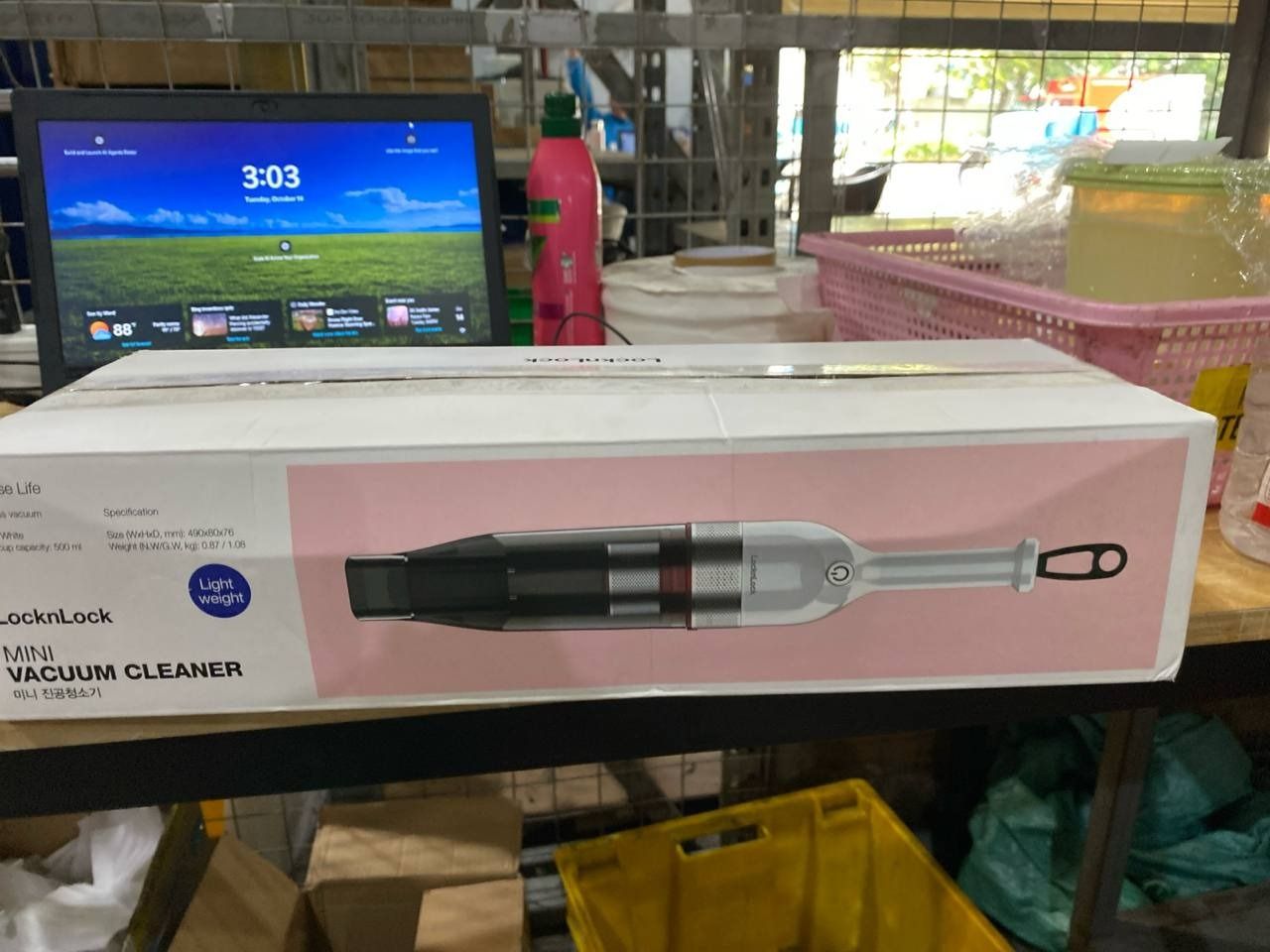 Máy hút bụi cầm tay mini Locknlock ENV136WHT Mini vacuum cleaner - 14V, 500mA, 75W - Dung tích 0.5L- Hàng chính hãng