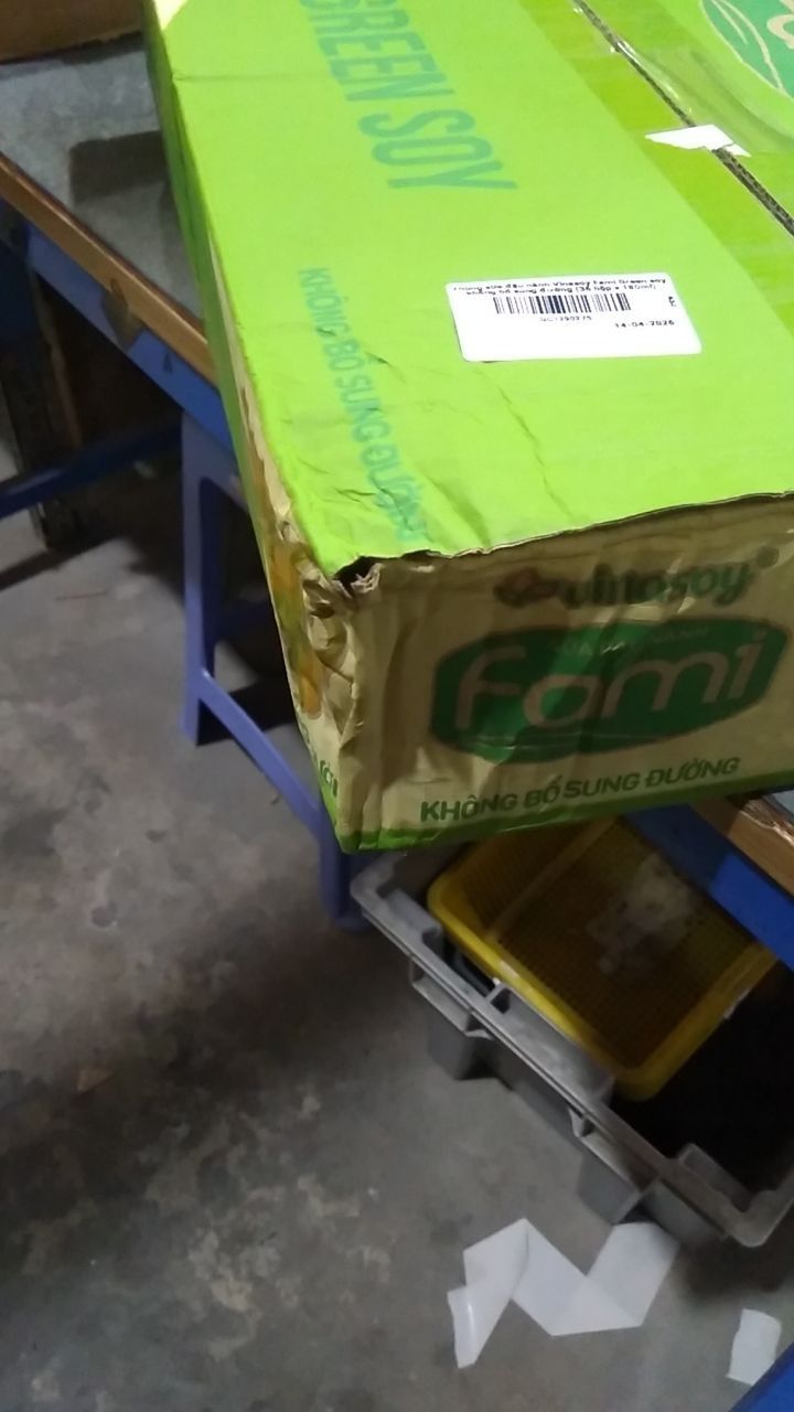 Thùng sữa đậu nành Vinasoy Fami Green soy không bổ sung đường (36 hộp x 180ml)