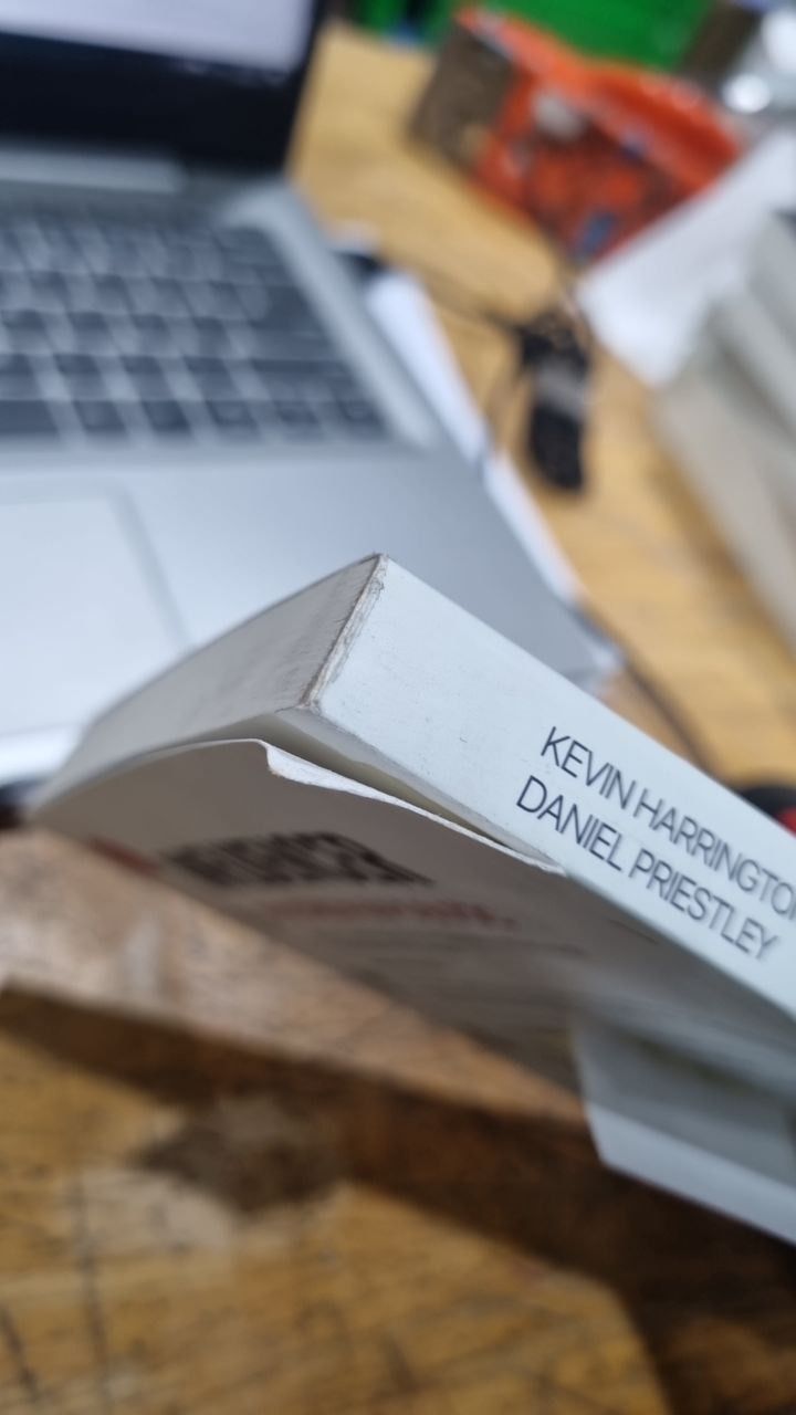 Influencer - Phương Pháp 5 Bước Để Trở Thành Người Có Tầm Ảnh Hưởng Nhất Trong Lĩnh Vực Của Bạn