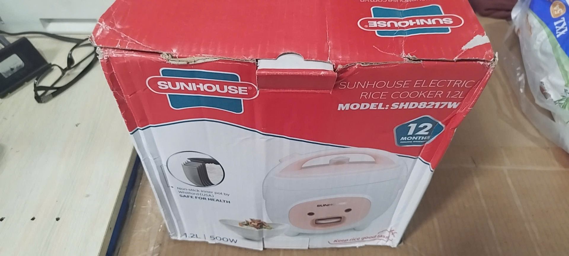 Nồi Cơm Điện Nắp Gài Sunhouse SHD8217W (1.2L) - Hàng chính hãng