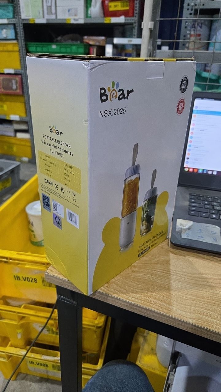 Máy xay sinh tố cầm tay hiệu Bear, model: LLJ-D04B1 - Hàng chính hãng