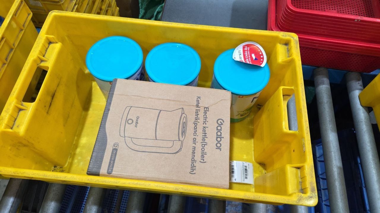 Bộ 3 lon Sữa bột Nestlé NAN OPTIPRO PLUS 4 800g/lon với 5HMO Giúp tiêu hóa tốt + Tăng cường đề kháng (Bé 2-6 tuổi) -Tặng Bình đun siêu tốc Gaabor