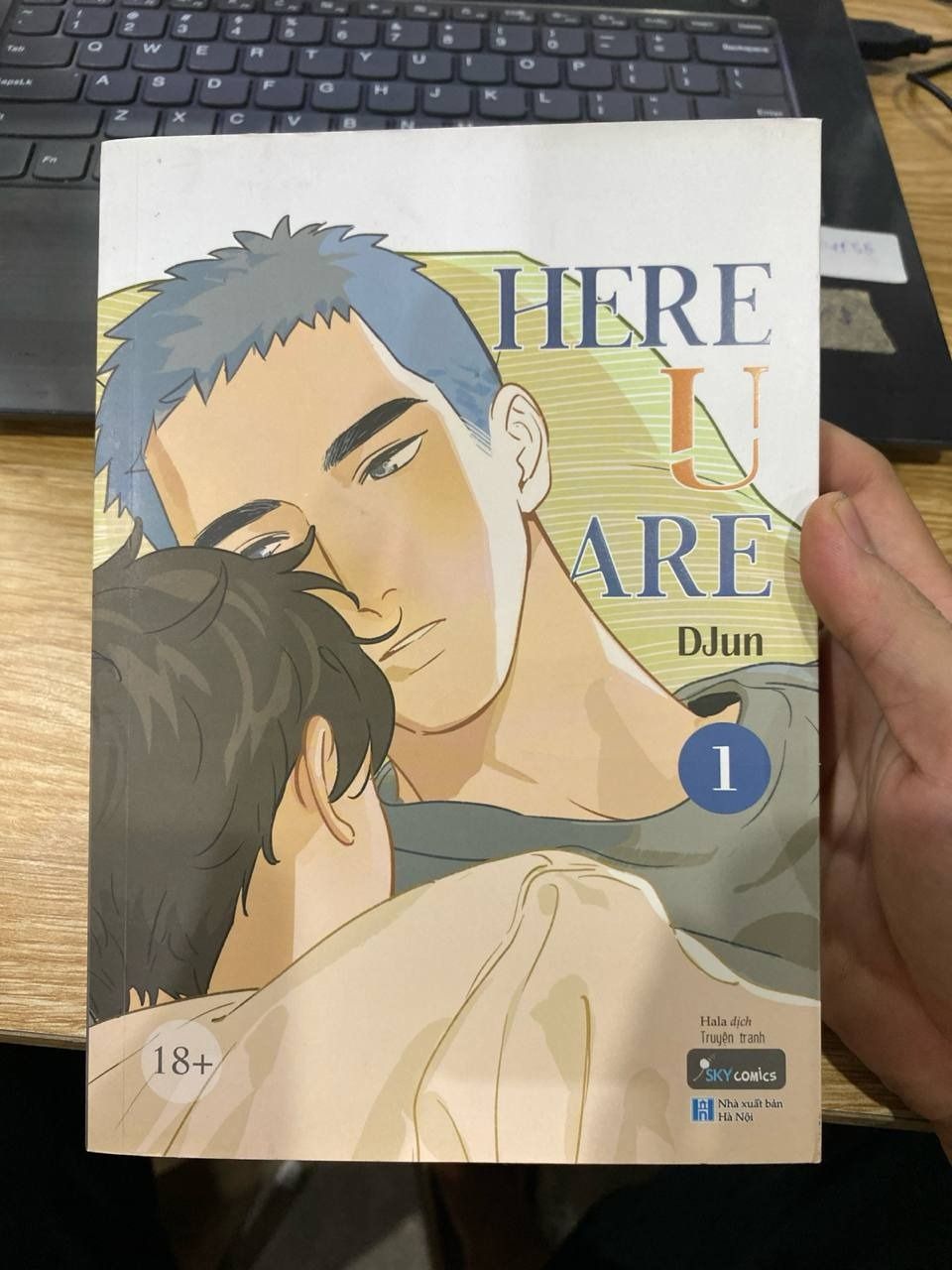 Here U Are - Tập 1 - Bản Thường [Tặng Kèm 1 Bookmark Bế Hình Nhân Vật (2 Mẫu Ngẫu Nhiên)]